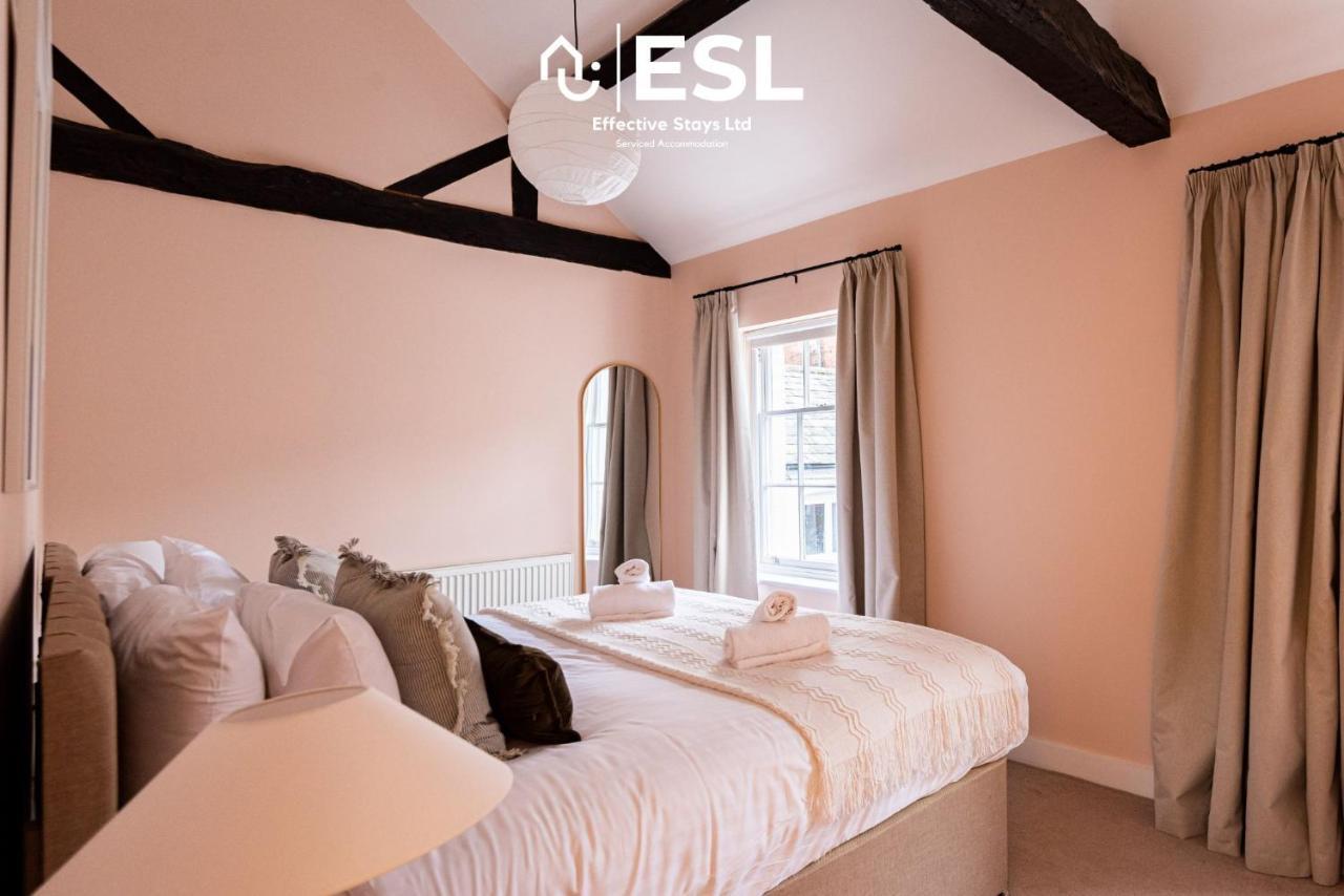 Elegant Apartment On Historic Cobbled High St Shrewsbury Town Centre Buitenkant foto