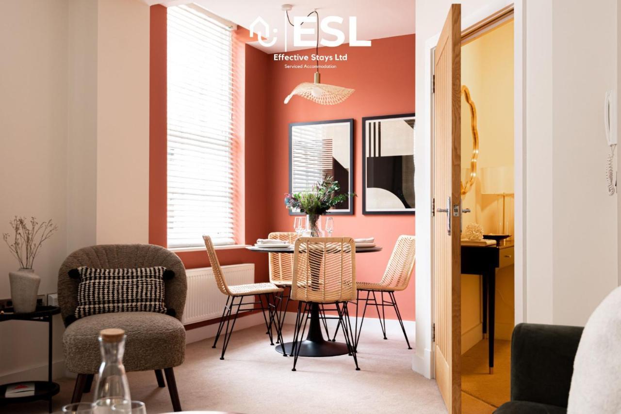 Elegant Apartment On Historic Cobbled High St Shrewsbury Town Centre Buitenkant foto