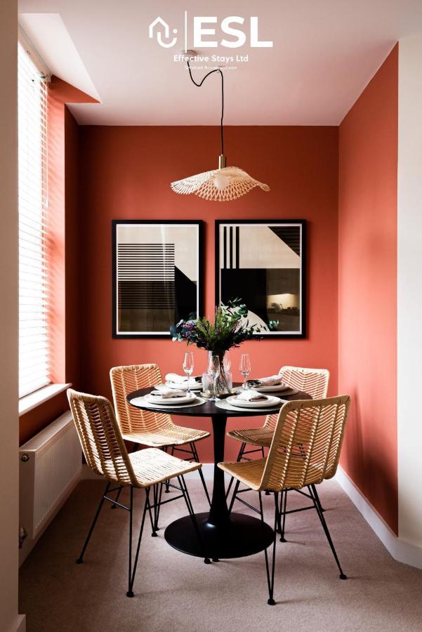 Elegant Apartment On Historic Cobbled High St Shrewsbury Town Centre Buitenkant foto