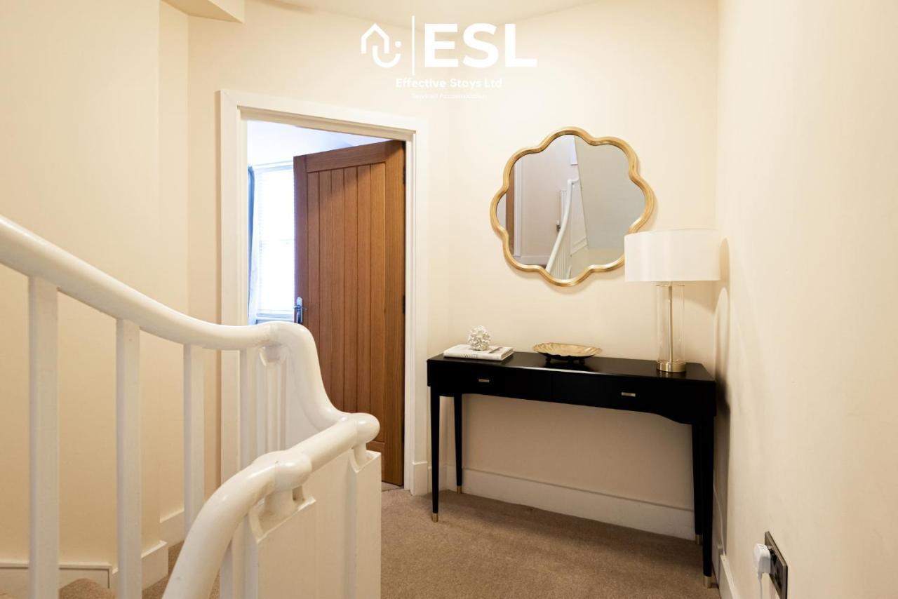 Elegant Apartment On Historic Cobbled High St Shrewsbury Town Centre Buitenkant foto