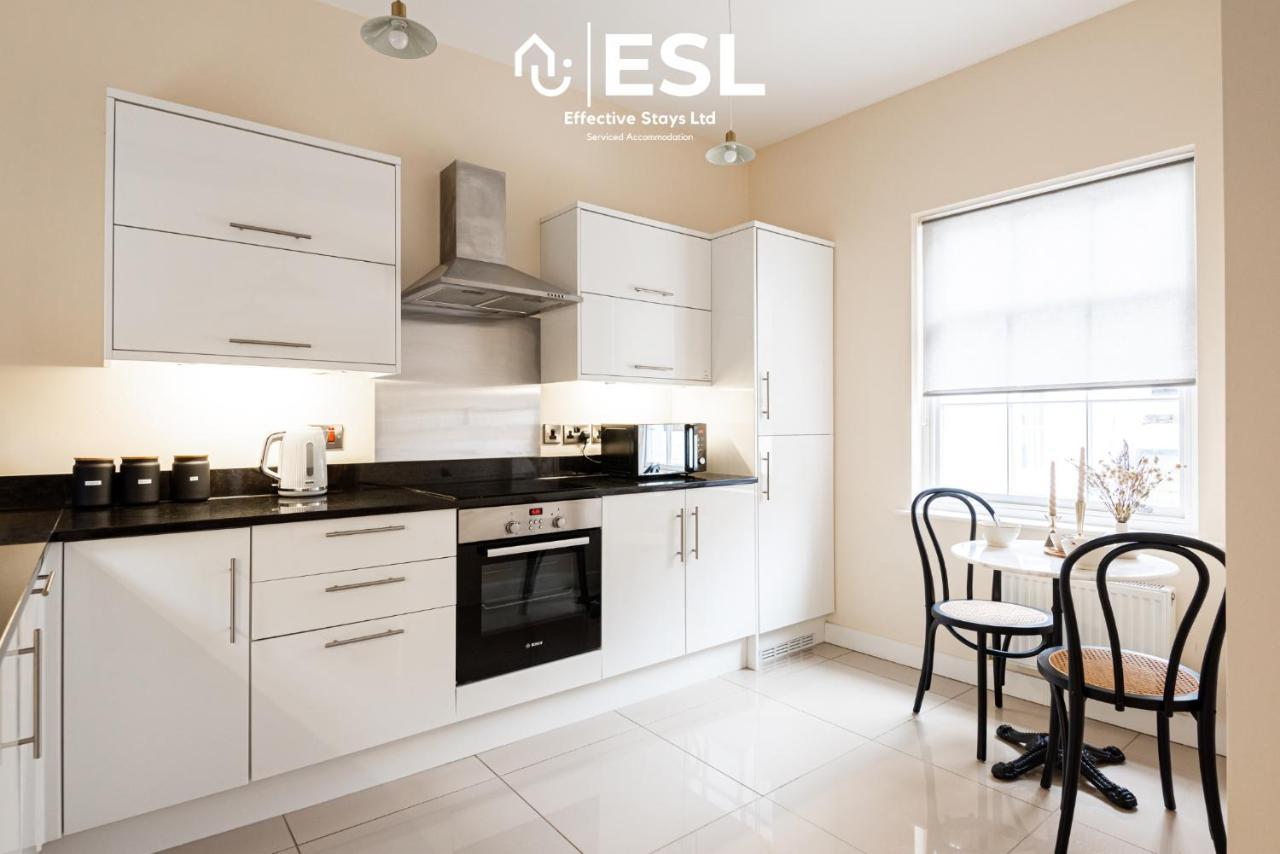 Elegant Apartment On Historic Cobbled High St Shrewsbury Town Centre Buitenkant foto