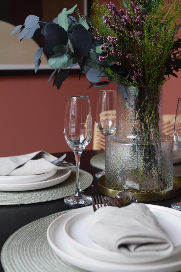 Elegant Apartment On Historic Cobbled High St Shrewsbury Town Centre Buitenkant foto