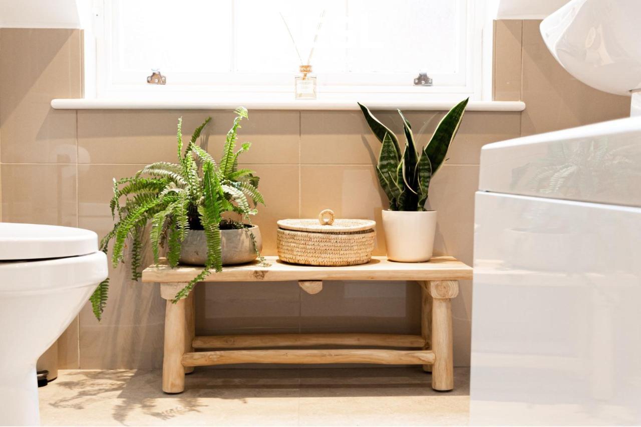 Elegant Apartment On Historic Cobbled High St Shrewsbury Town Centre Buitenkant foto